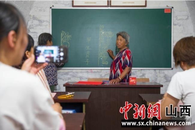 “美丽乡村，完美见证” 媒体记者、摄影家在中阳县开展采风创作活动
