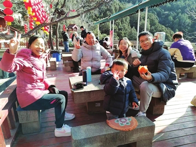 社区网格员当起“编外导游” 陪外地宾客游并州