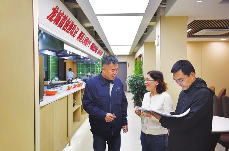 新建路改造开工在即 城管市政部门走访沿线单位和社区