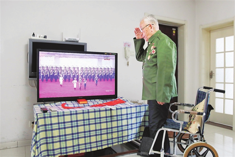 为伟大祖国喝彩 向美好未来进发