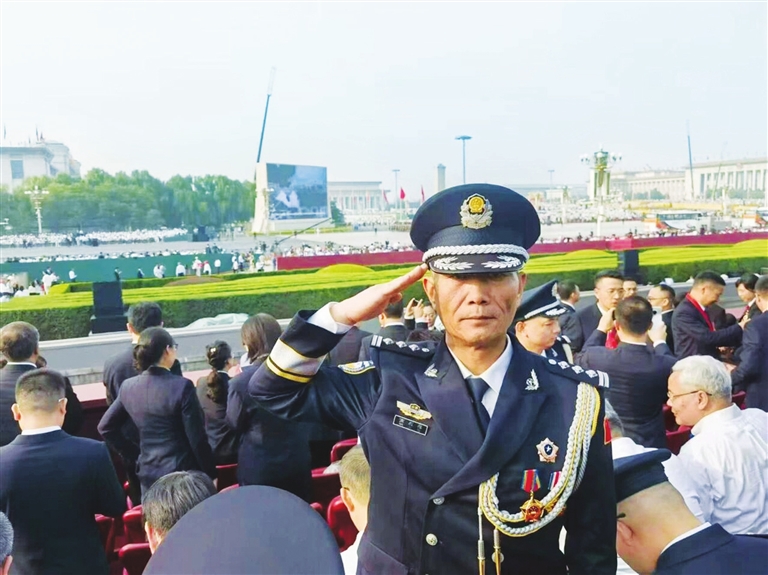 太原民警高利福表示：为守护平安太原贡献特警力量